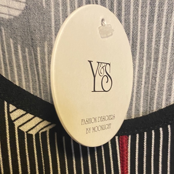 Moonlight Black and White Striped Top - Picture 3 of 10